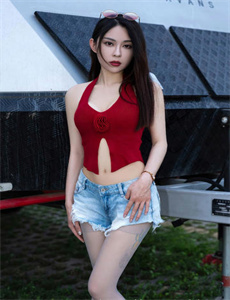 《龙虎豹成人网-我的漂亮的小瘦子3》